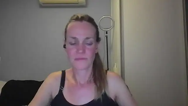 Annylove1 online show from 12/01/25, 12:11