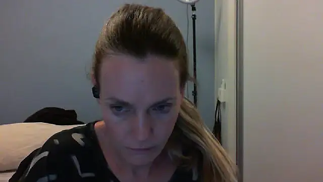 Annylove1 online show from 10/29/25, 12:20