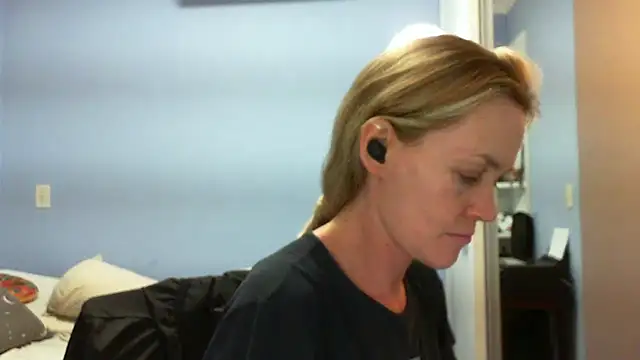 Annylove1 online show from 04/07/26, 12:40