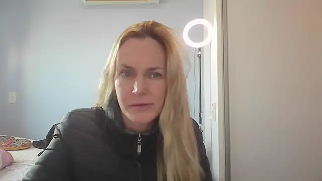 Annylove1 online show from 05/14/26, 12:24