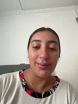 Snapshot of Hannahoff chatting on 02/18/26, 07:54 Hannahoff online show from 02/18/26, 07:54