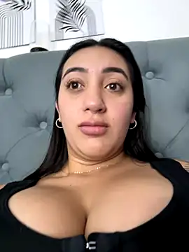 Hannahoff online show from 11/21/25, 12:20