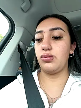 Snapshot of Hannahoff chatting on 12/20/25, 08:22 Hannahoff online show from 12/20/25, 08:22