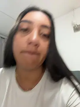 Snapshot of Hannahoff chatting on 02/05/26, 04:08 Hannahoff online show from 02/05/26, 04:08