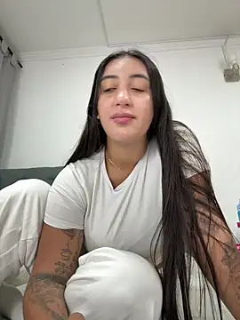 Hannahoff online show from 03/06/26, 04:18