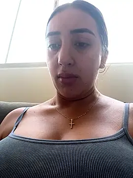 Snapshot of Hannahoff chatting on 01/18/26, 03:37 Hannahoff online show from 01/18/26, 03:37