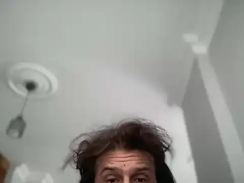 Snapshot of ALPHANDRE chatting on 10/23/25, 06:12 ALPHANDRE online show from 10/23/25, 06:12