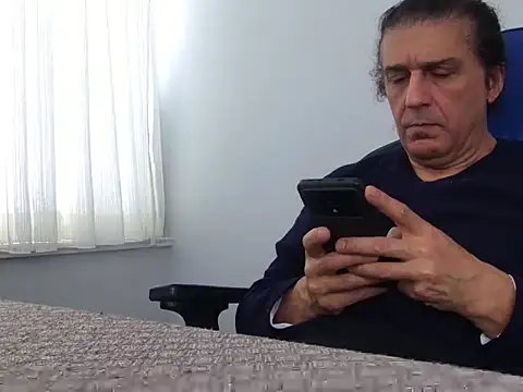 Snapshot of ALPHANDRE chatting on 04/04/26, 07:26 ALPHANDRE online show from 04/04/26, 07:26