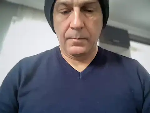 Snapshot of ALPHANDRE chatting on 11/18/25, 07:44 ALPHANDRE online show from 11/18/25, 07:44