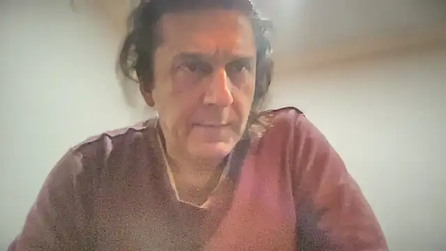 Snapshot of ALPHANDRE chatting on 11/12/25, 06:23 ALPHANDRE online show from 11/12/25, 06:23