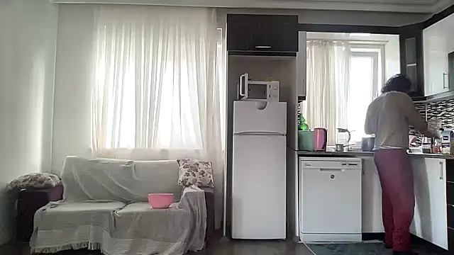 Snapshot of ALPHANDRE chatting on 10/20/25, 06:26 ALPHANDRE online show from 10/20/25, 06:26