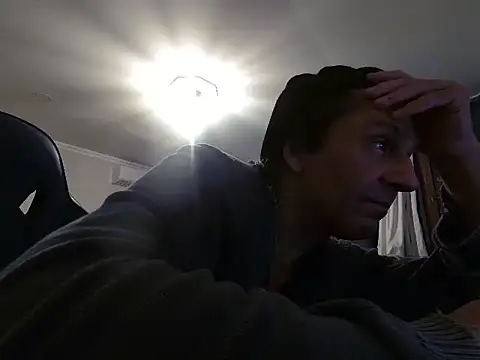 Snapshot of ALPHANDRE chatting on 11/05/25, 08:23 ALPHANDRE online show from 11/05/25, 08:23