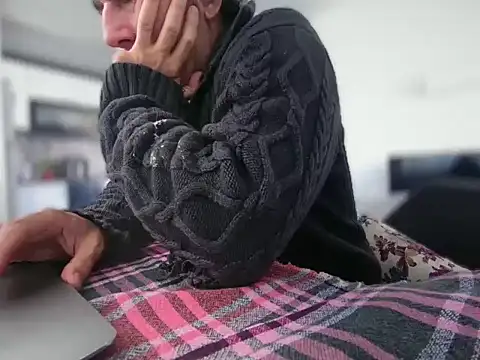 Snapshot of ALPHANDRE chatting on 12/16/25, 08:29 ALPHANDRE online show from 12/16/25, 08:29