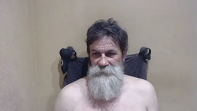 Snapshot of AlexNudo chatting on 06/24/26, 04:00 AlexNudo online show from 06/24/26, 04:00