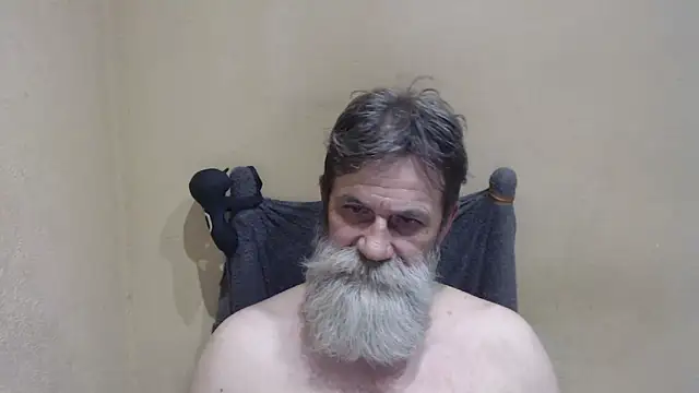 Snapshot of AlexNudo chatting on 06/10/26, 03:24 AlexNudo online show from 06/10/26, 03:24