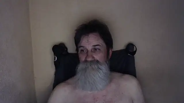 Snapshot of AlexNudo chatting on 06/22/26, 06:27 AlexNudo online show from 06/22/26, 06:27
