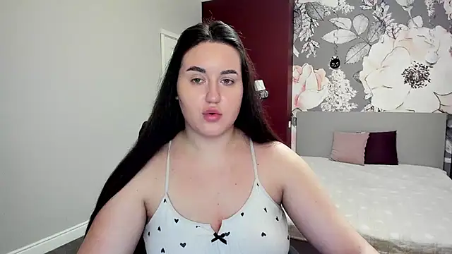 Roxie Bradley online show from 02/11/26, 06:46