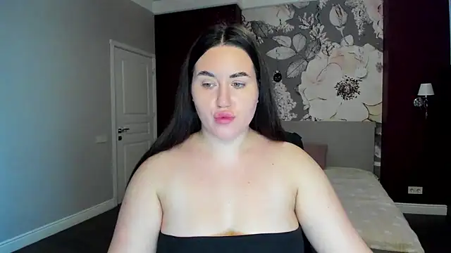 Roxie Bradley online show from 12/23/25, 06:34