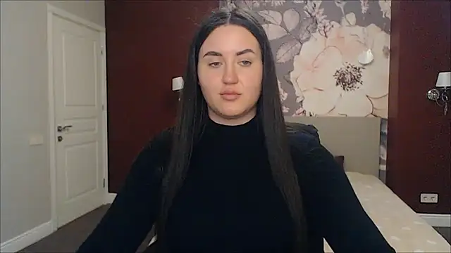 Snapshot of Roxie_Bradley chatting on 02/20/25, 12:57 Roxie Bradley online show from 02/20/25, 12:57