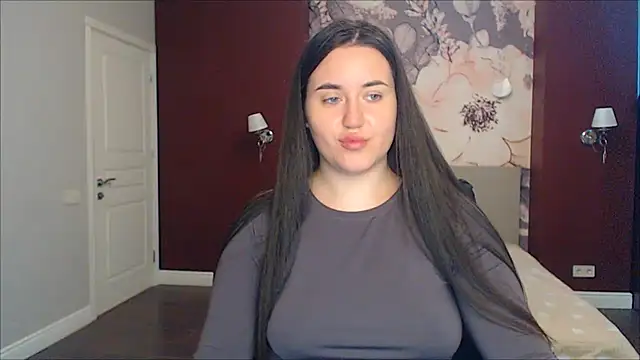 Snapshot of Roxie_Bradley chatting on 03/19/25, 06:35 Roxie Bradley online show from 03/19/25, 06:35