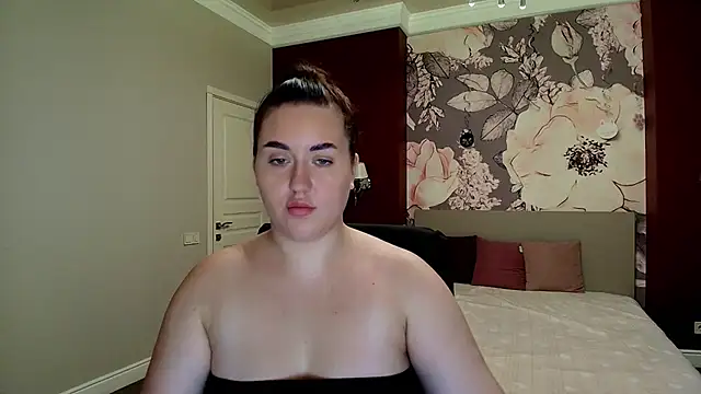 Snapshot of Roxie_Bradley chatting on 09/30/25, 06:19 Roxie Bradley online show from 09/30/25, 06:19