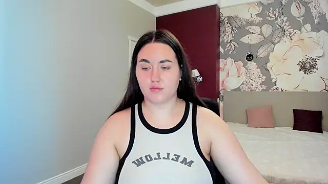 Roxie Bradley online show from 11/21/25, 06:56