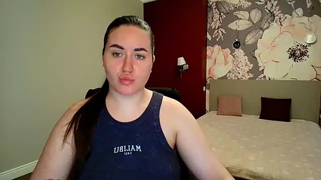 Snapshot of Roxie_Bradley chatting on 04/03/26, 05:47 Roxie Bradley online show from 04/03/26, 05:47