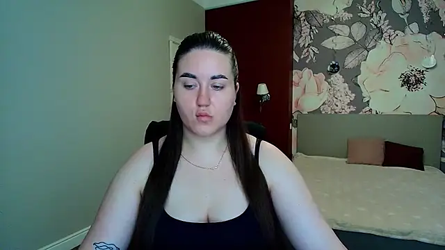 Snapshot of Roxie_Bradley chatting on 07/13/26, 05:40 Roxie Bradley online show from 07/13/26, 05:40