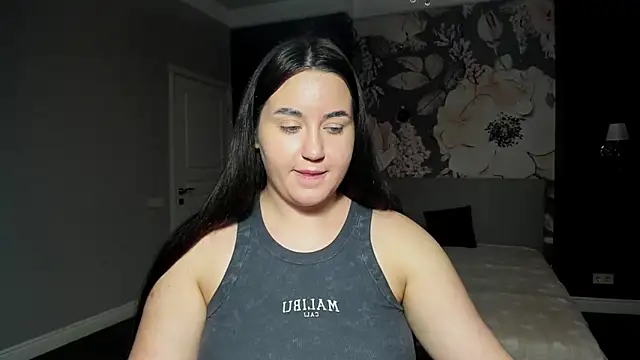 Roxie Bradley online show from 12/20/25, 06:49