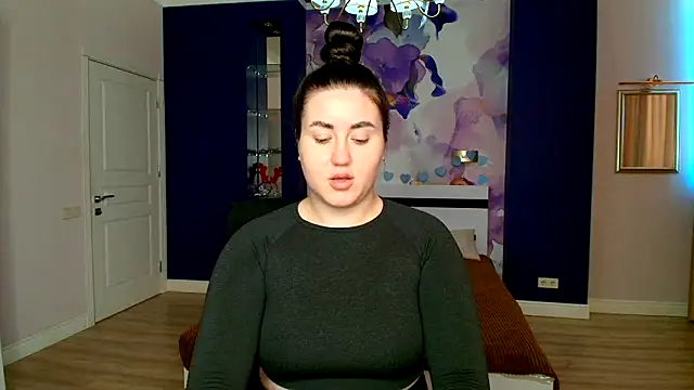Snapshot of Roxie_Bradley chatting on 02/19/25, 07:06 Roxie Bradley online show from 02/19/25, 07:06