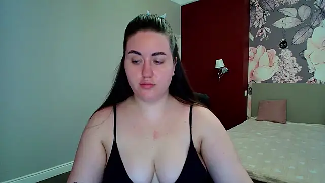Snapshot of Roxie_Bradley chatting on 03/26/26, 06:44 Roxie Bradley online show from 03/26/26, 06:44