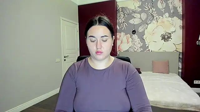 Roxie Bradley online show from 11/11/25, 06:41