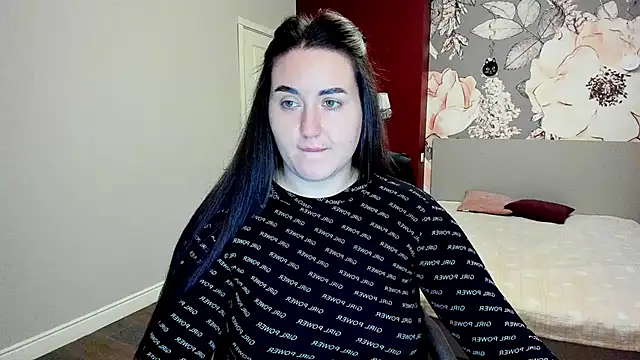 Roxie Bradley online show from 02/05/26, 06:42