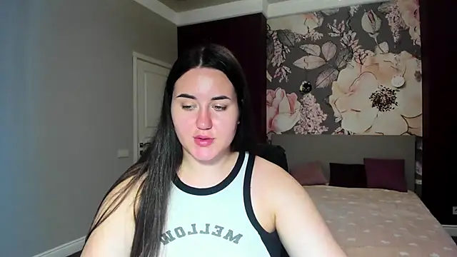 Snapshot of Roxie_Bradley chatting on 09/18/25, 05:43 Roxie Bradley online show from 09/18/25, 05:43