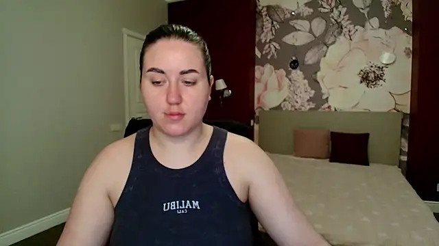 Snapshot of Roxie_Bradley chatting on 04/21/26, 05:47 Roxie Bradley online show from 04/21/26, 05:47