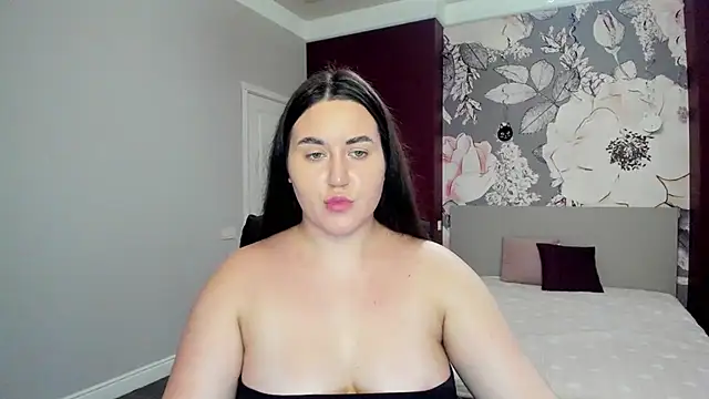 Roxie Bradley online show from 12/19/25, 06:49