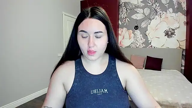 Roxie Bradley online show from 02/09/26, 06:44