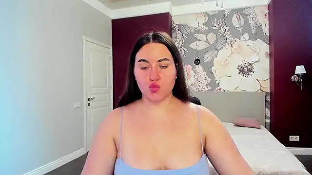 Roxie Bradley online show from 11/13/25, 06:50