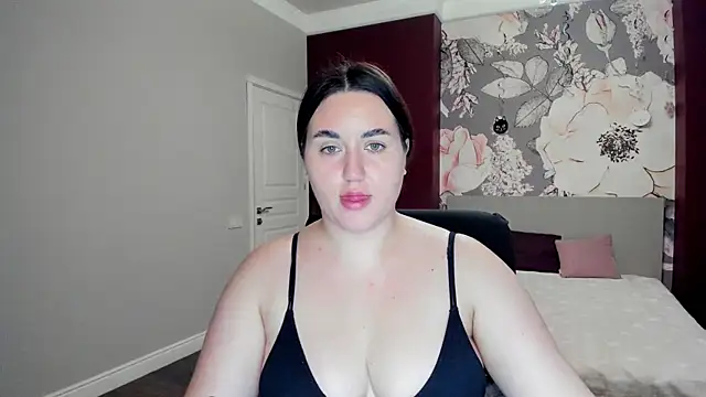 Roxie Bradley online show from 11/25/25, 06:47