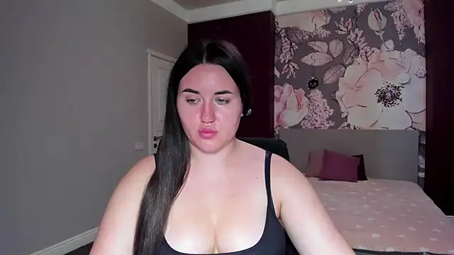 Snapshot of Roxie_Bradley chatting on 09/15/25, 05:52 Roxie Bradley online show from 09/15/25, 05:52