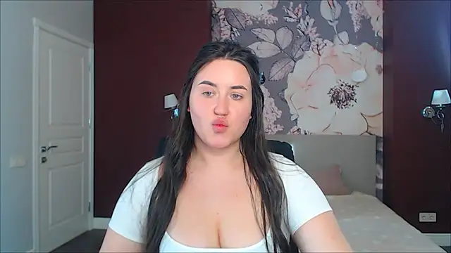 Snapshot of Roxie_Bradley chatting on 02/27/25, 12:01 Roxie Bradley online show from 02/27/25, 12:01