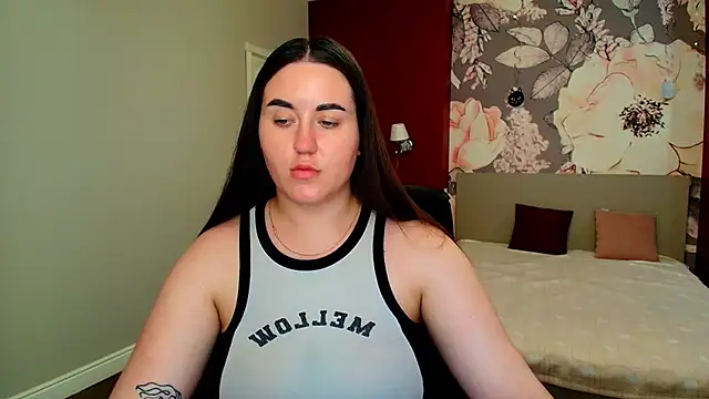 Snapshot of Roxie_Bradley chatting on 06/18/26, 09:14 Roxie Bradley online show from 06/18/26, 09:14