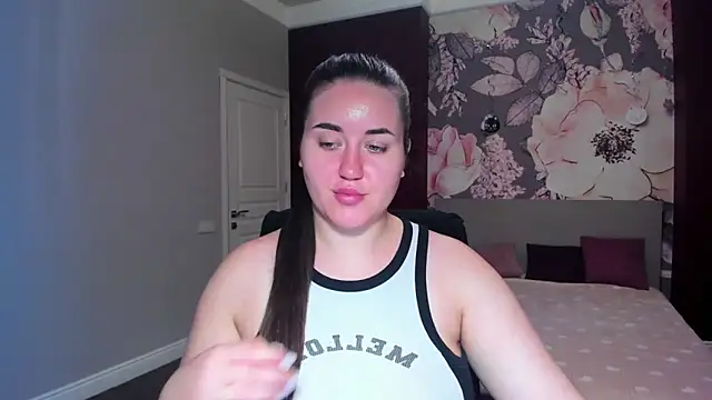 Snapshot of Roxie_Bradley chatting on 09/19/25, 05:55 Roxie Bradley online show from 09/19/25, 05:55