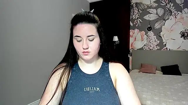 Roxie Bradley online show from 02/19/26, 07:38