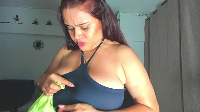 Snapshot of Sinthia_Collins chatting on 06/26/26, 12:38 Sinthia Collins online show from 06/26/26, 12:38
