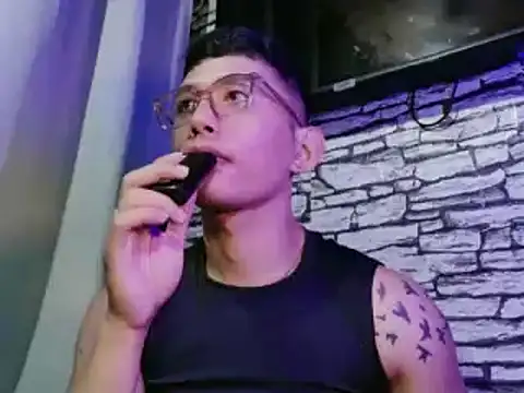 xlovercum online show from 04/05/26, 03:51