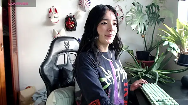 Snapshot of cat_salo chatting on 04/18/26, 10:10 cat salo online show from 04/18/26, 10:10