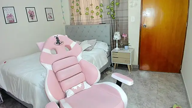 charlott7 online show from 10/06/25, 11:33