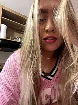 Im sophiie online show from 10/02/25, 05:55