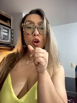 Im sophiie online show from 03/20/26, 06:14